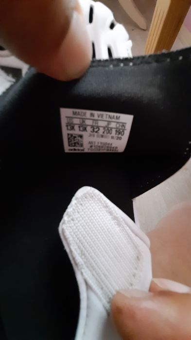 Продаються дитячі босоножки