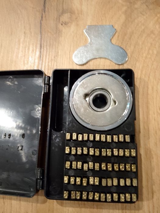 Продам конвейерный запайщик FR-900  + расходники(ремешки)