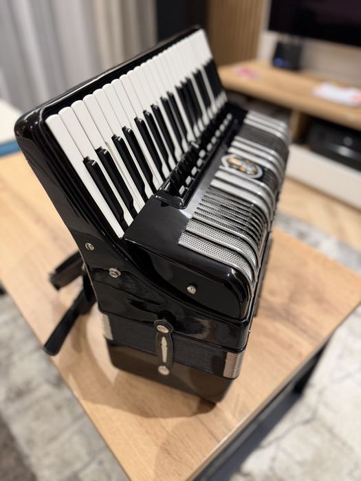 Akordeon Weltmeister S4 - Stan idealny