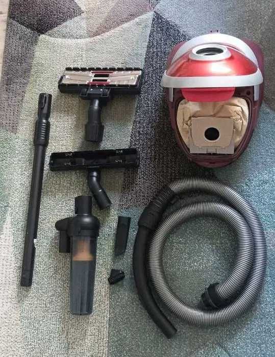 Aspirador Samsung 850W 2,5L vermelha, com acessórios incluídos