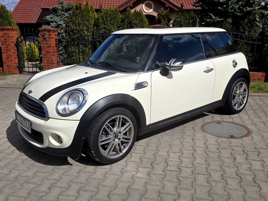 Mini couper 1.6 lif 2011 rok orginalna navi  fajny stan /zamiana