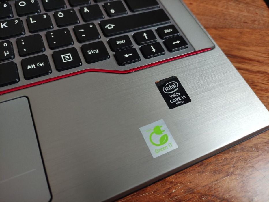 Fujitsu Lifebook E744