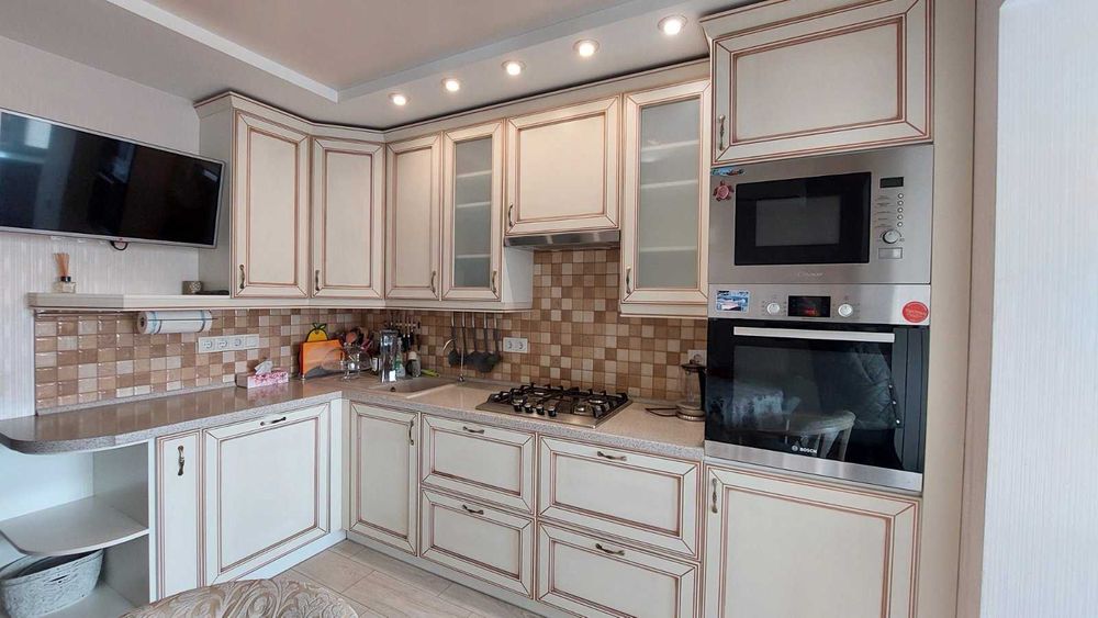 *ПРОДАЖ, 3х кімнатної квартири Олександрівський р-н, вул. Залізнична 9