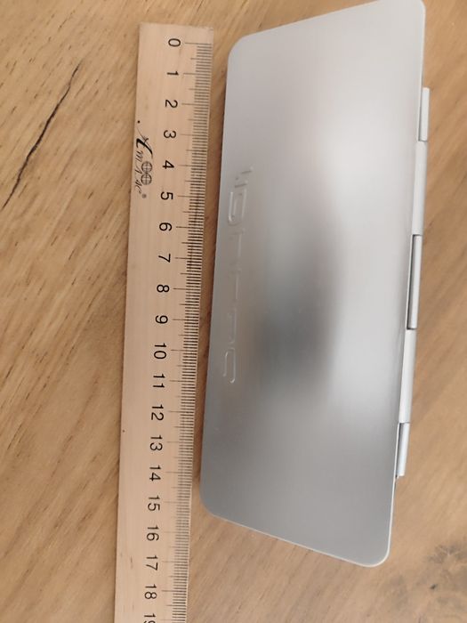 Алюмінієвий чохол для окулярів