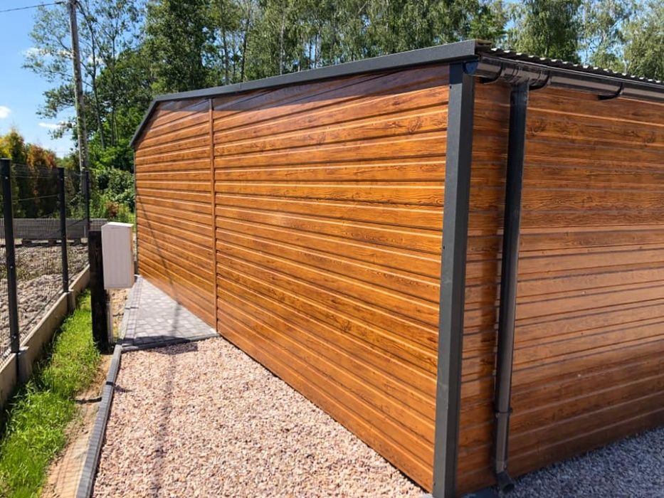 Garaż blaszany piękna imitacja drewna z wiatą
