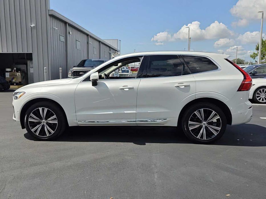 Volvo XC60 B5 Plus Bright Theme      2023