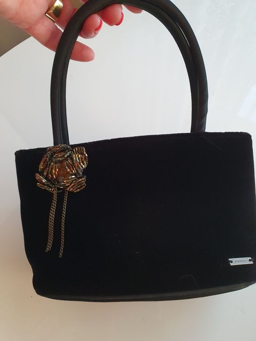 Mini torebka z czarnego aksamitu