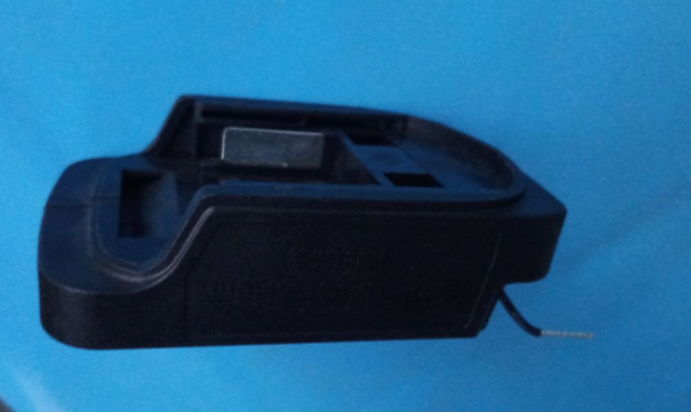 Адаптер USB power bank для аккумуляторов Makita с фонарем