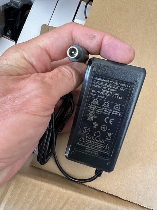 Зарядний пристрій Xiaomi Electric Scooter 4/4Pro на магніті