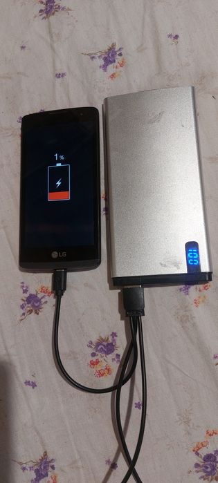Продам повербанк на 8000 mah.