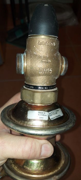 Sprzedam siłownik Danfoss VF2 oraz regulator różnicy ciśnień Danfoss