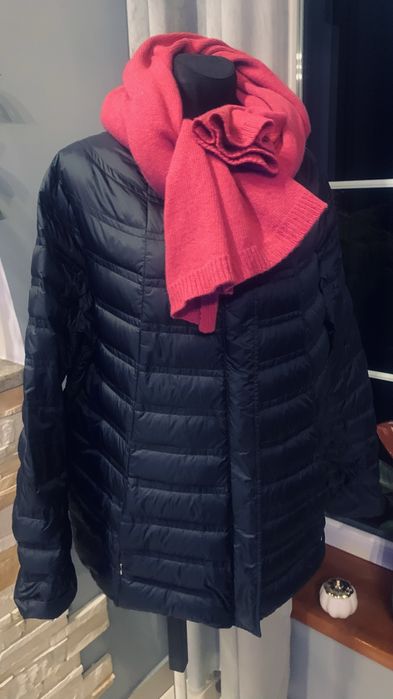 Czarna kurtka puchowa