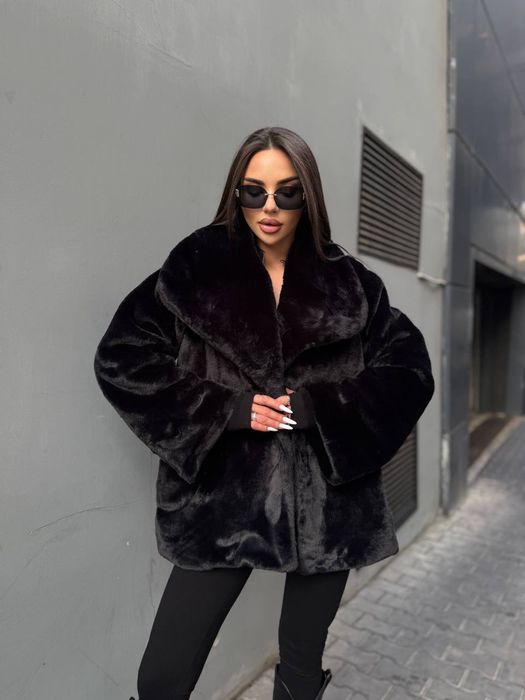 Екошубка на застібказ чорна, молоко