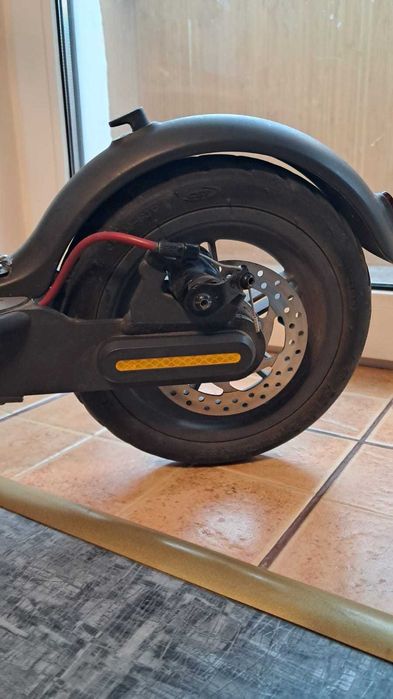 Електросамокат Xiaomi Mi Electric Scooter M365