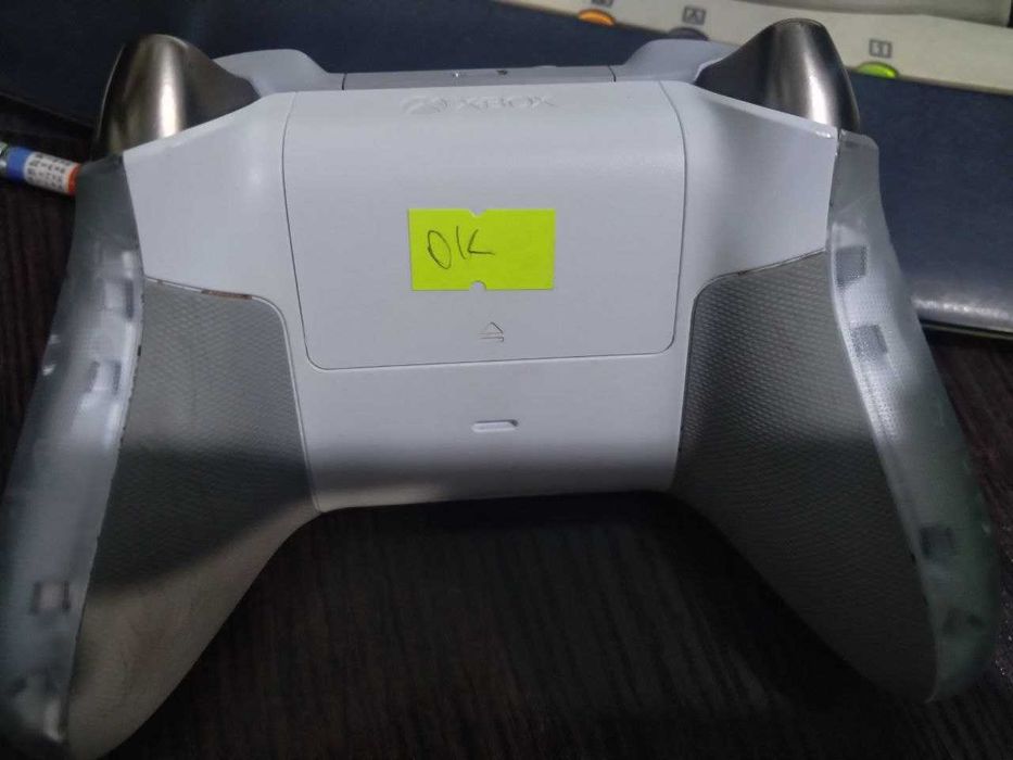 Геймпад Microsoft XboxCoreWireless Gaming Controller Robot, Німеччина