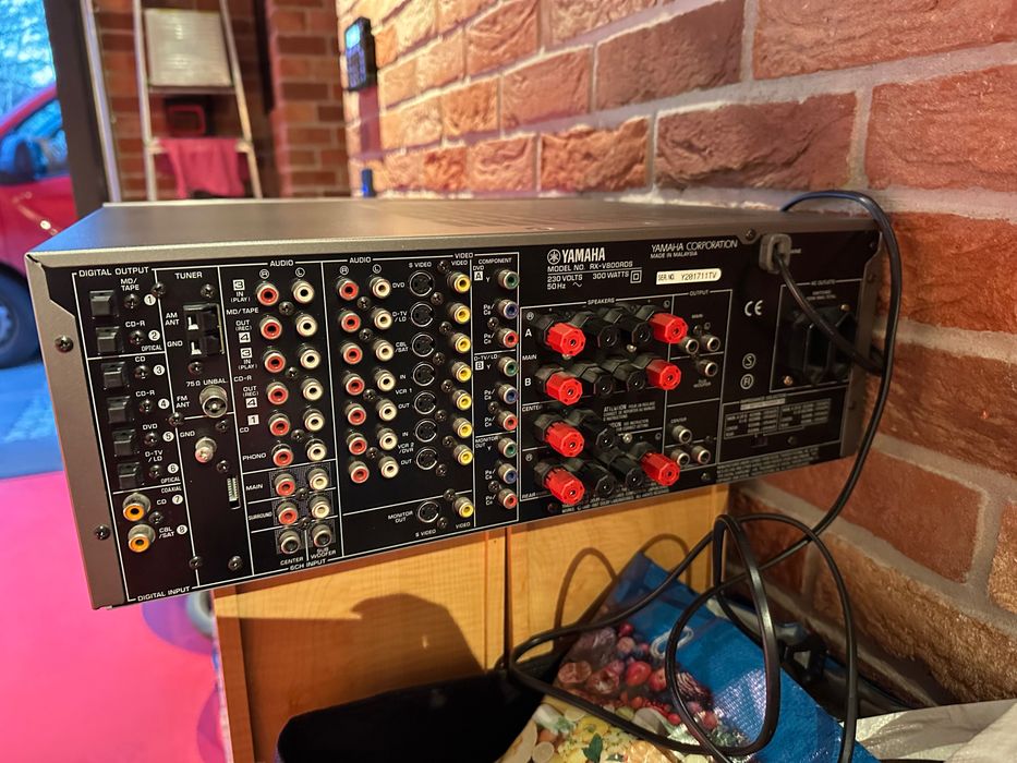 Amplituner YAMAHA RX-V800RDS