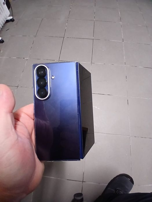 Samsung Z Fold7 - 512GB - Azul  com tudos acessórios e fatura