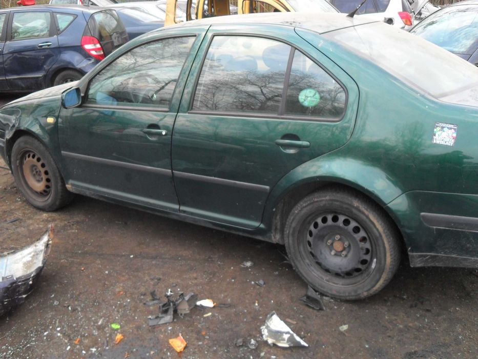 VW Bora 1.6 SR Bogate Wyposażenie ! Na Części