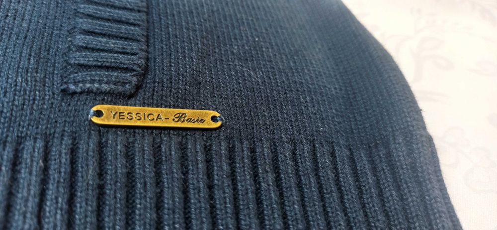 Sprzedam granatową bluzę damską z dzianiny Yessica AT C&A