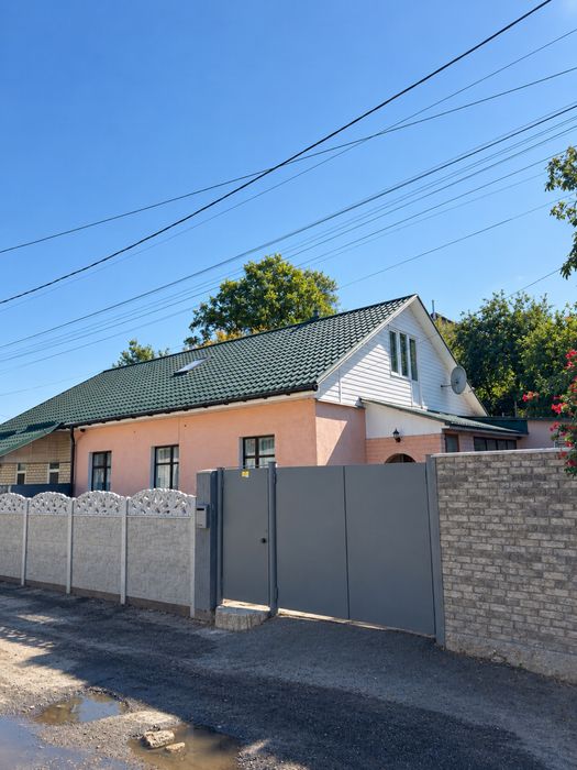 Продам будинок. Частину будинку, площею 87м в центрі міста.