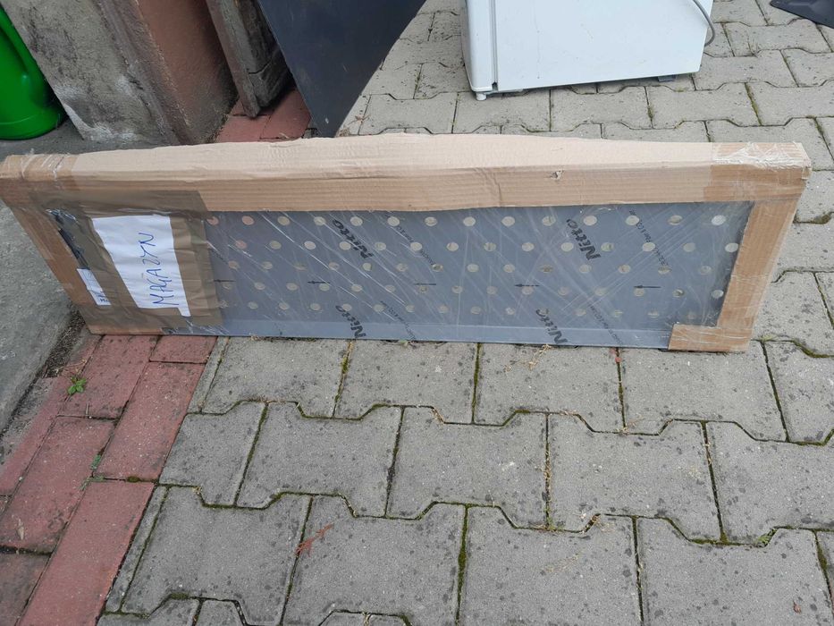 Półki z nierdzewki używane do indywidualnej wyceny