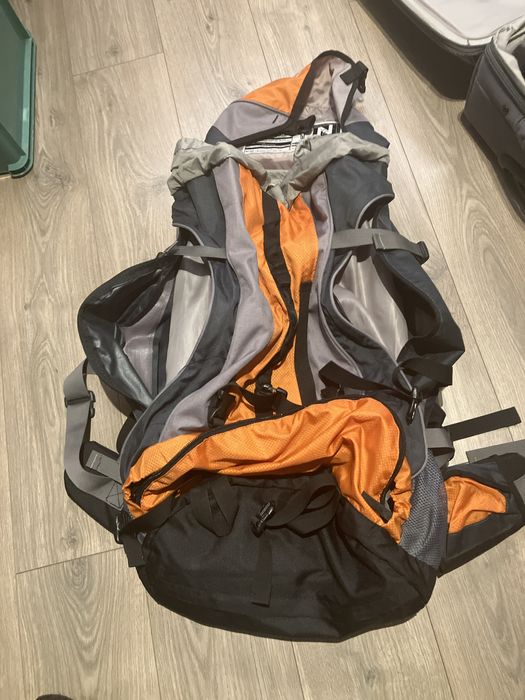 Mochila Deuter de campismo 65 + 10 l