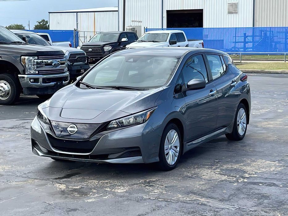 Nissan LEAF S      2025
