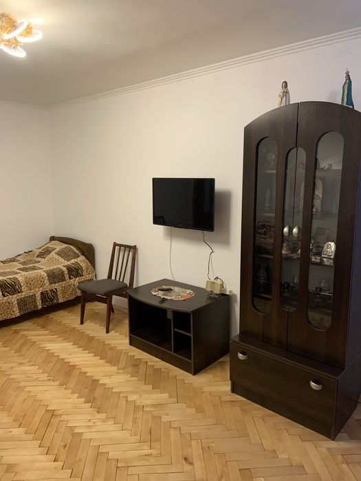 ТРИкімнатна квартира,Док.4 окремих спал місця 3 двох спал чешка2поверх