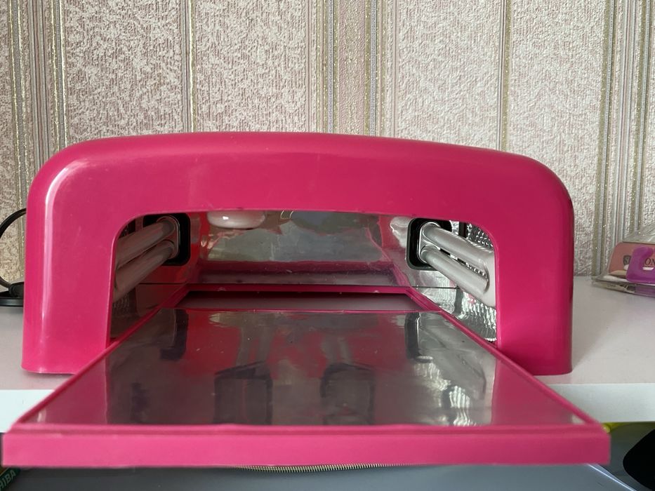 Лампа для манікюру