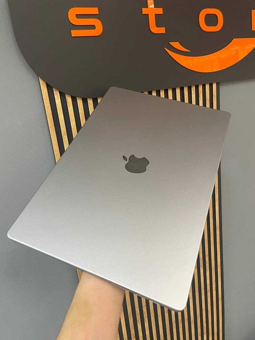 MacBook Pro 16" M1 Pro 16GB / 512GB