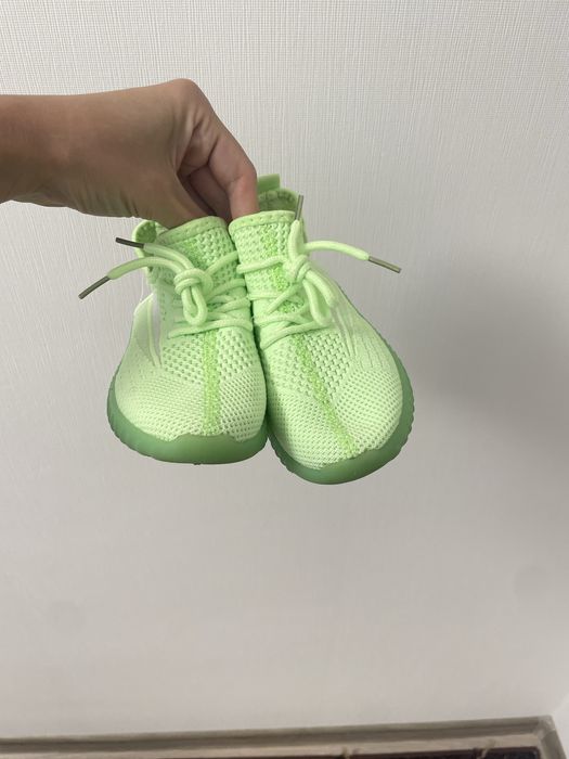 Кросівки літні, тоненькі