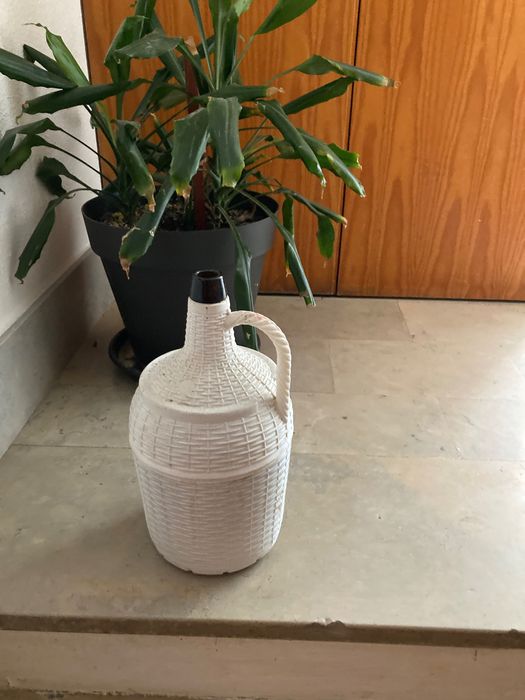 Garrafões de cinco litros