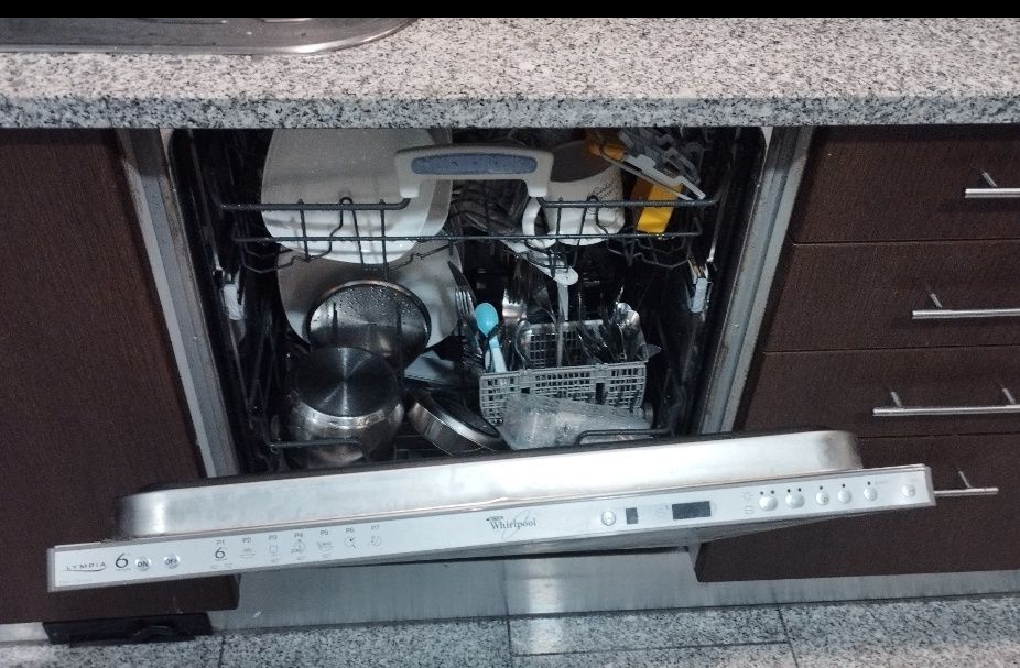 Máquina lavar loiça Whirlpool WP 79/2 (avariada)