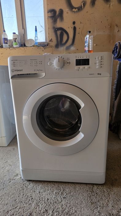 Продам пральну машину Indesit