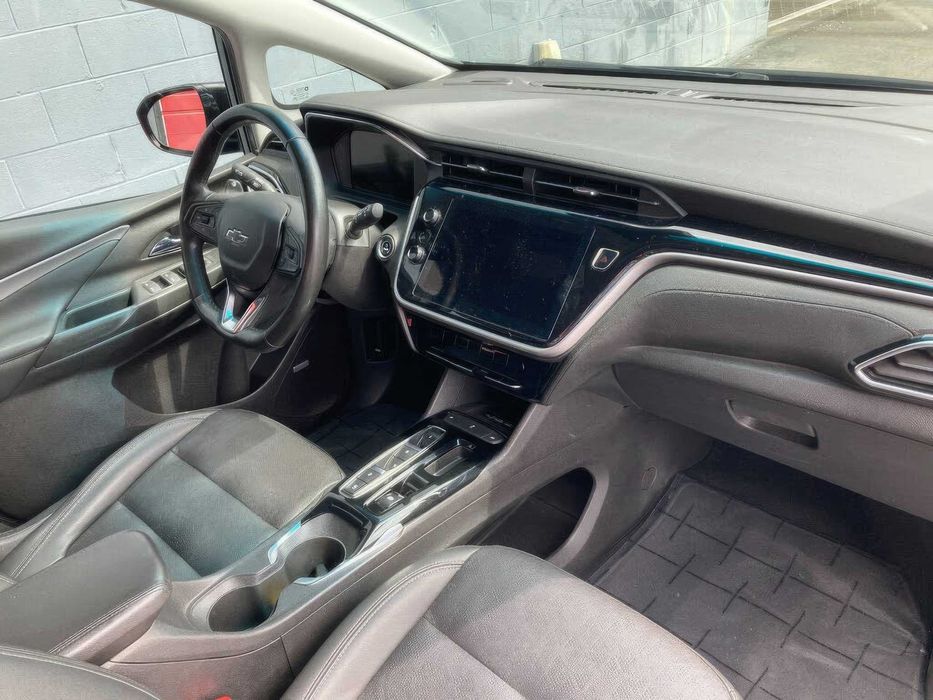 Chevrolet Bolt EV      2021