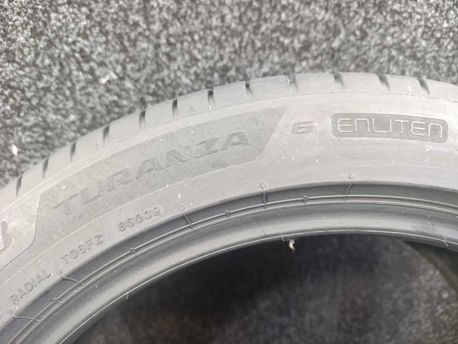 Шини 255/45R20 Bridgestone