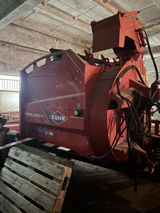 Видувач соломи Kuhn Primor 2060H.Подрібнювач соломи