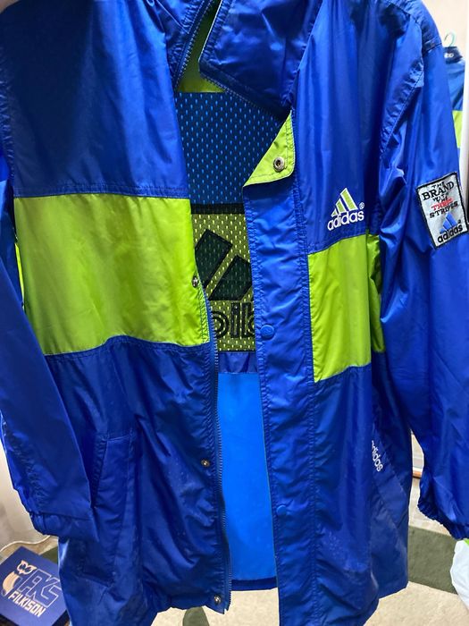 Нова вітровка Adidas