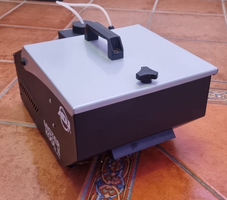 Máquina fumo gelado - ADJ Mister Kool II