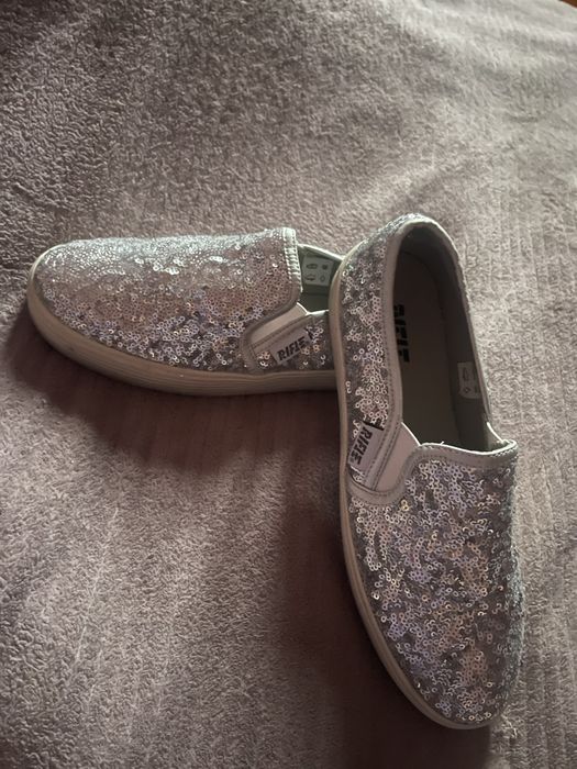 Продам нові стильні черевики Rifle!