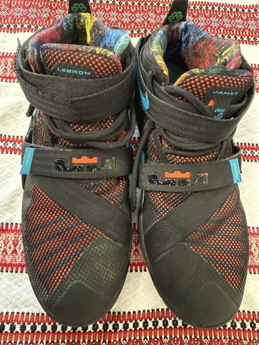 Баскетбольні кросівки Nike LeBron Soldier 9