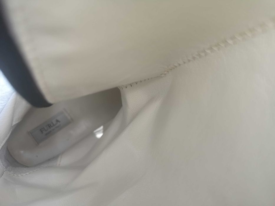 Buty Furla czarne z lakierowanej skóry