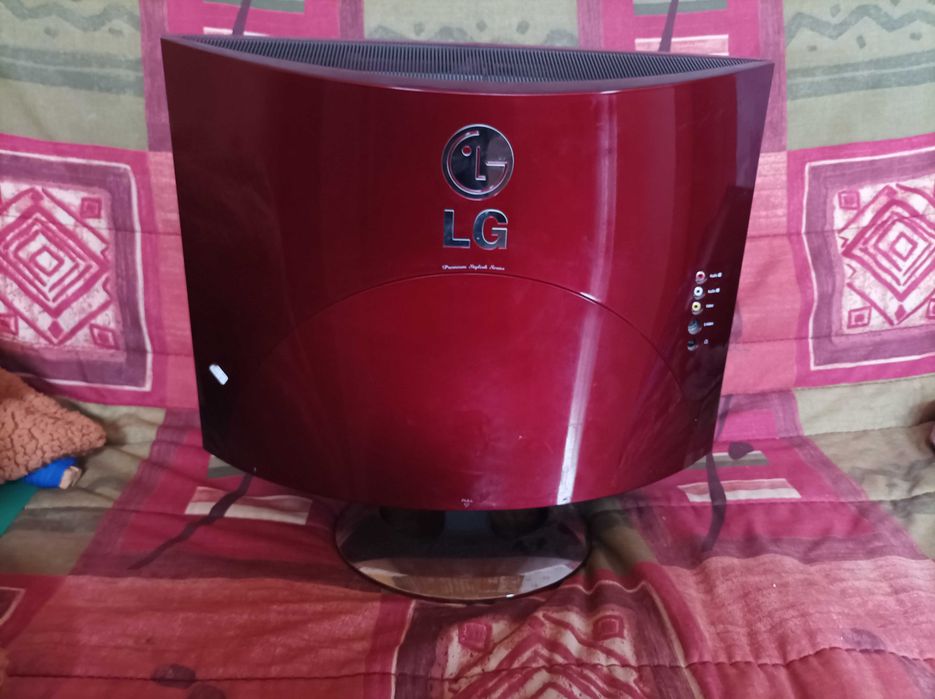 Телевізор LG Flatron M1740A-RZ