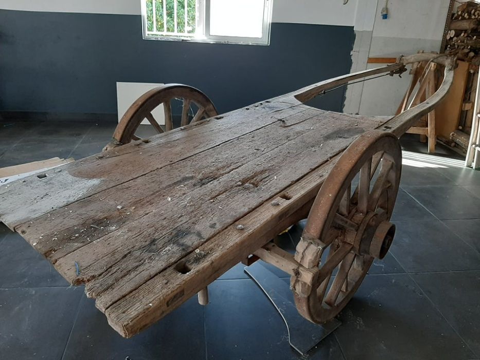 Carroça / Carro de Bois em Madeira e Ferro Forjado