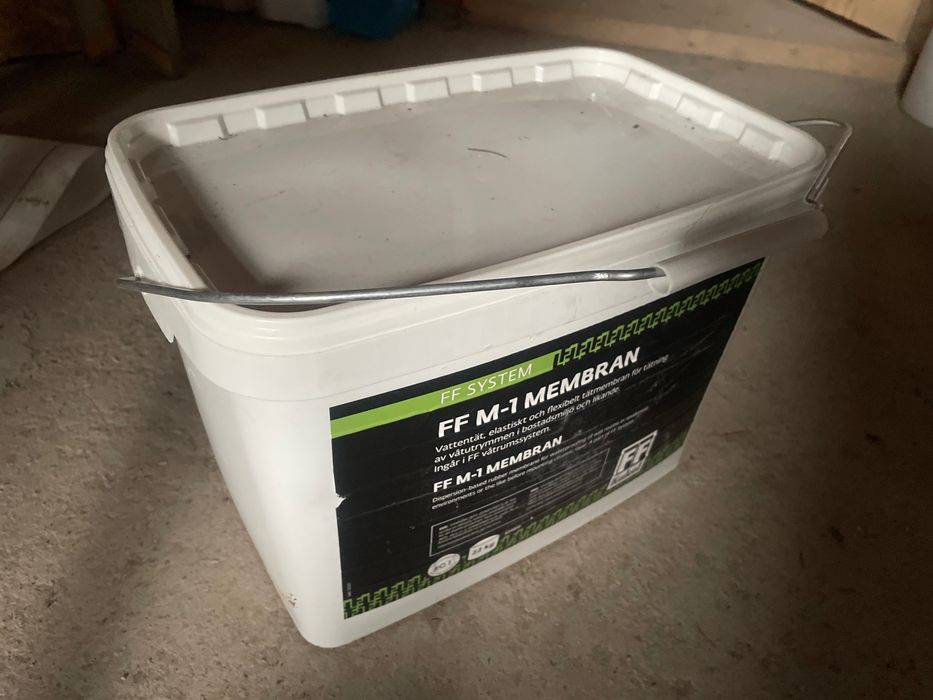 Folia w płynie (guma o gęstej konsystencji)