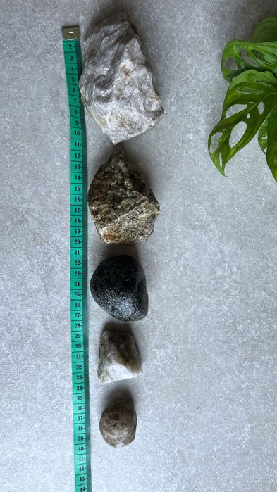 Kamienie ozdobne do akwarium (kamień kwarcowy, granitowy, diorytowy)