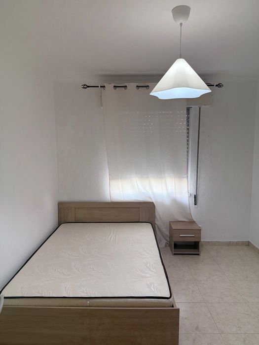 Quarto para Arrendamento Vialonga-Icesa