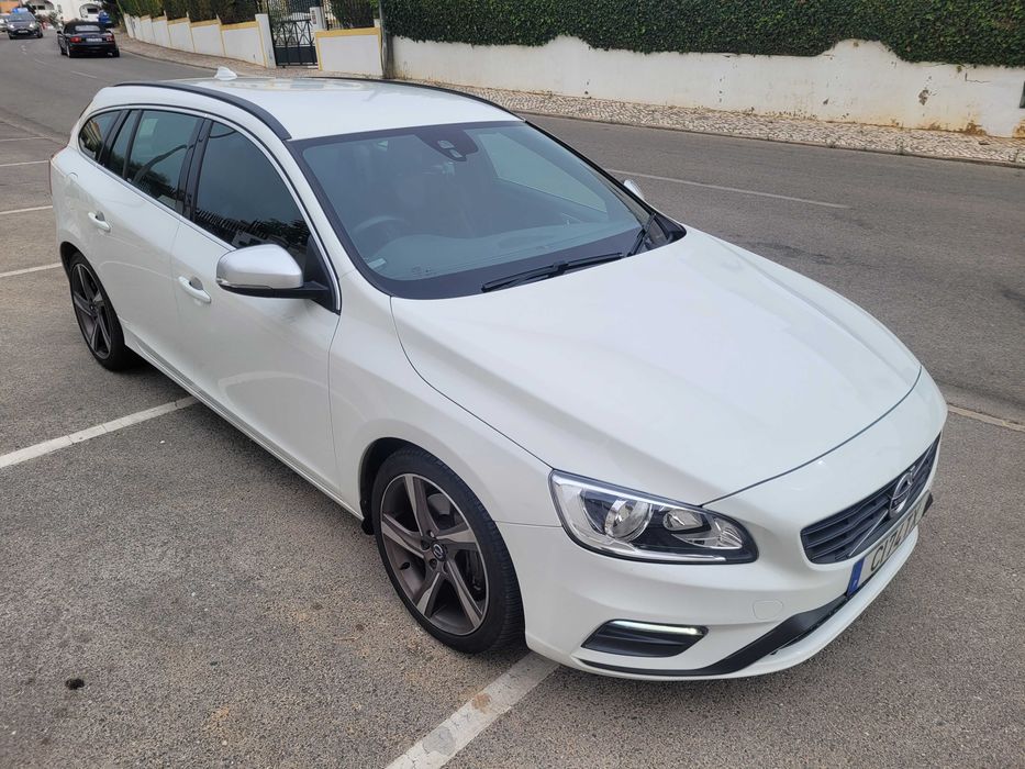 Volvo V60 I D5 2.4 215cv R-Design, 130.320km. Manutenção feita por mecânico qualificado, peças com faturas. Em uso diário. Caixa/direção com desgaste.