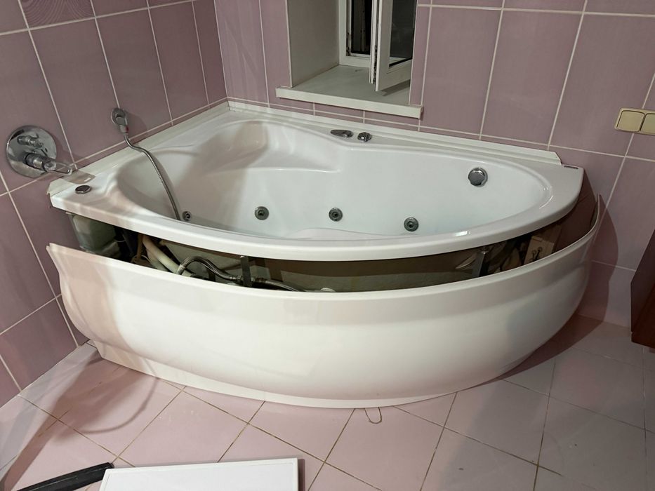 Гідромасажна ванна джакузі PoolSpa Europa 165x105 Titanium Sport