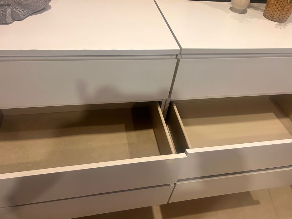 Comoda 4 gavetas (duas)